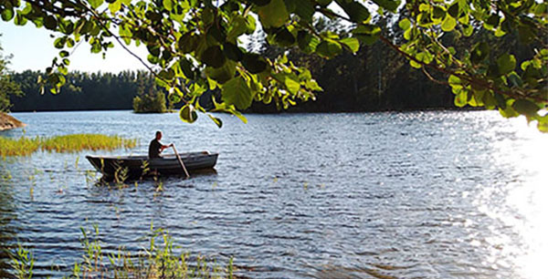 Soutelemassa järvellä